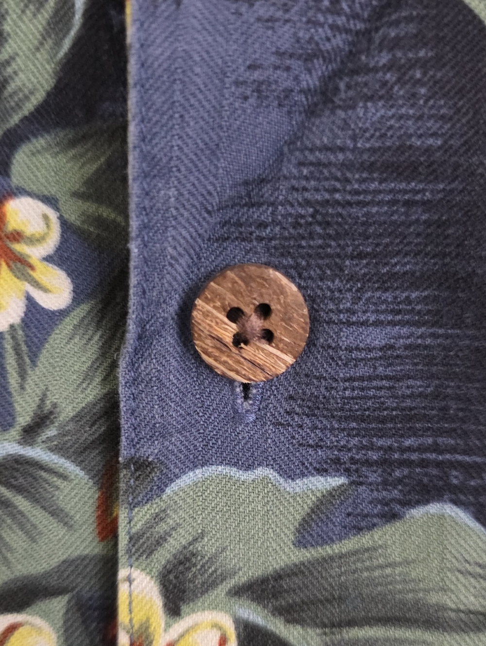Banana Cabana 100% Silk Hawaiian Shirt Mens Medium Parrot Tropical Camp Aloha Bu - Picture 3 of 9